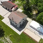 Domaine Aux 64 Chenes Casa vacanze *