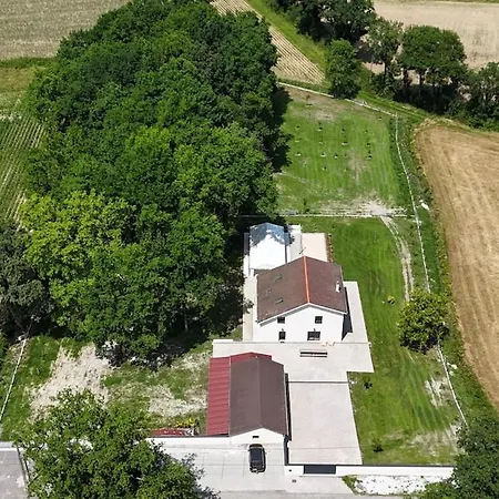 Domaine Aux 64 Chenes *